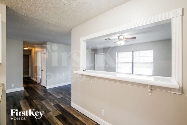 Building Photo - 4555 Palm Ridge Boulevard