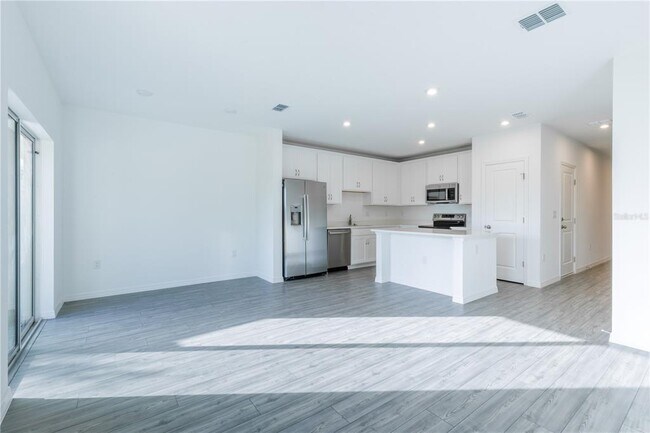 Building Photo - 3316 Thicket St