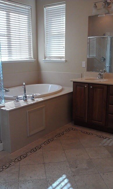 Building Photo - Beautiful Executive Home