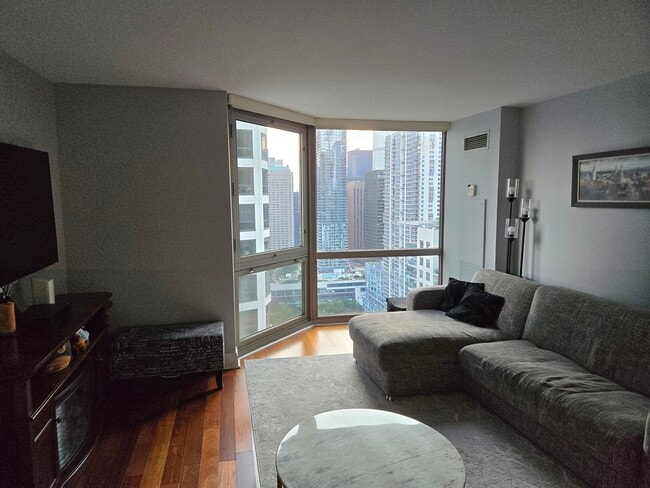 Foto del edificio - 195 N Harbor Dr