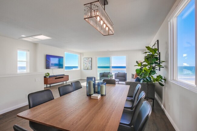 Building Photo - 3465 Ocean Front Walk