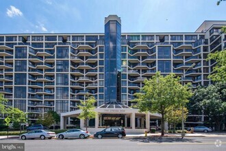 Building Photo - 1530 Key Blvd