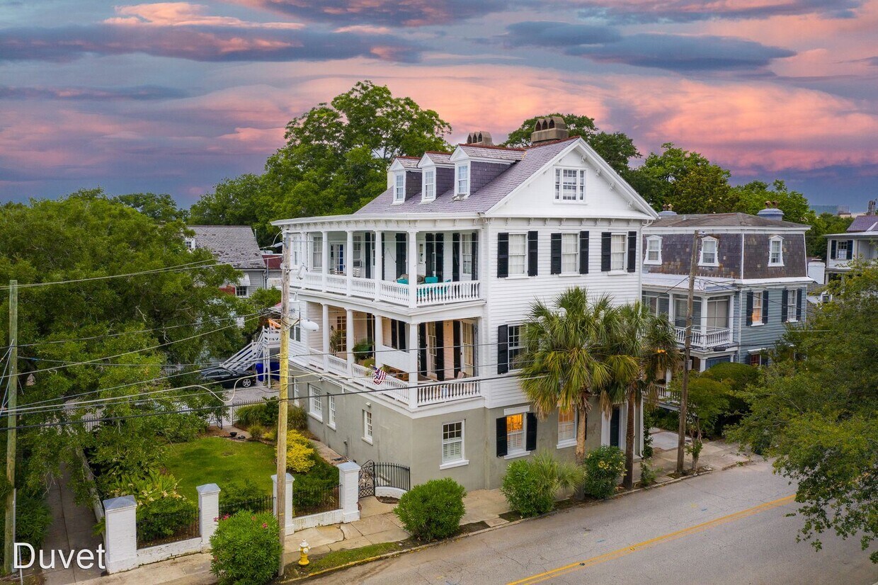 Foto principal - 2 br, 2 bath House - 81 Ashley Ave. Apt. A
