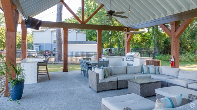 Grilling Pavillion - Abbotts Run Apartments