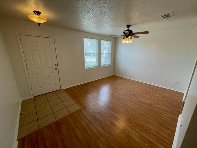 Foto del edificio - 1333 Cherokee Rose Ln