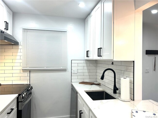 Building Photo - 417 Fox Run Ln