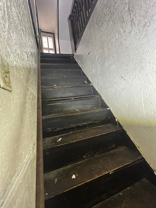 Building Photo - 8564 N Broadway