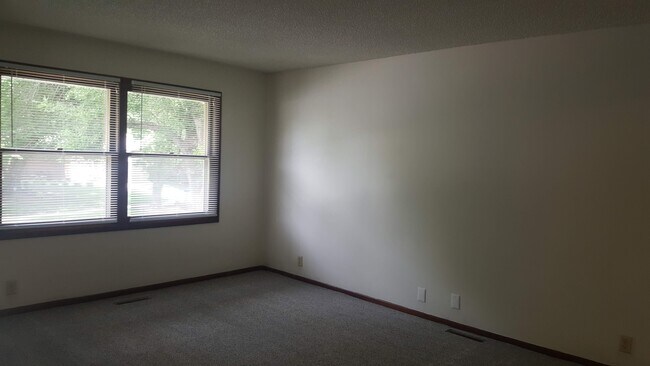 Building Photo - 5607 Elkcrest Dr