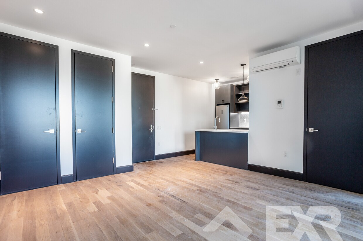 Foto principal - 523 Franklin Ave