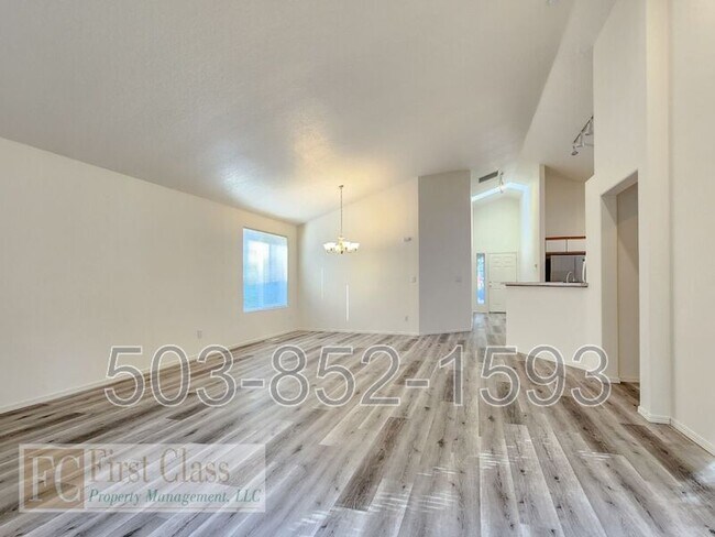 Building Photo - 13156 SW MENLOR Ln