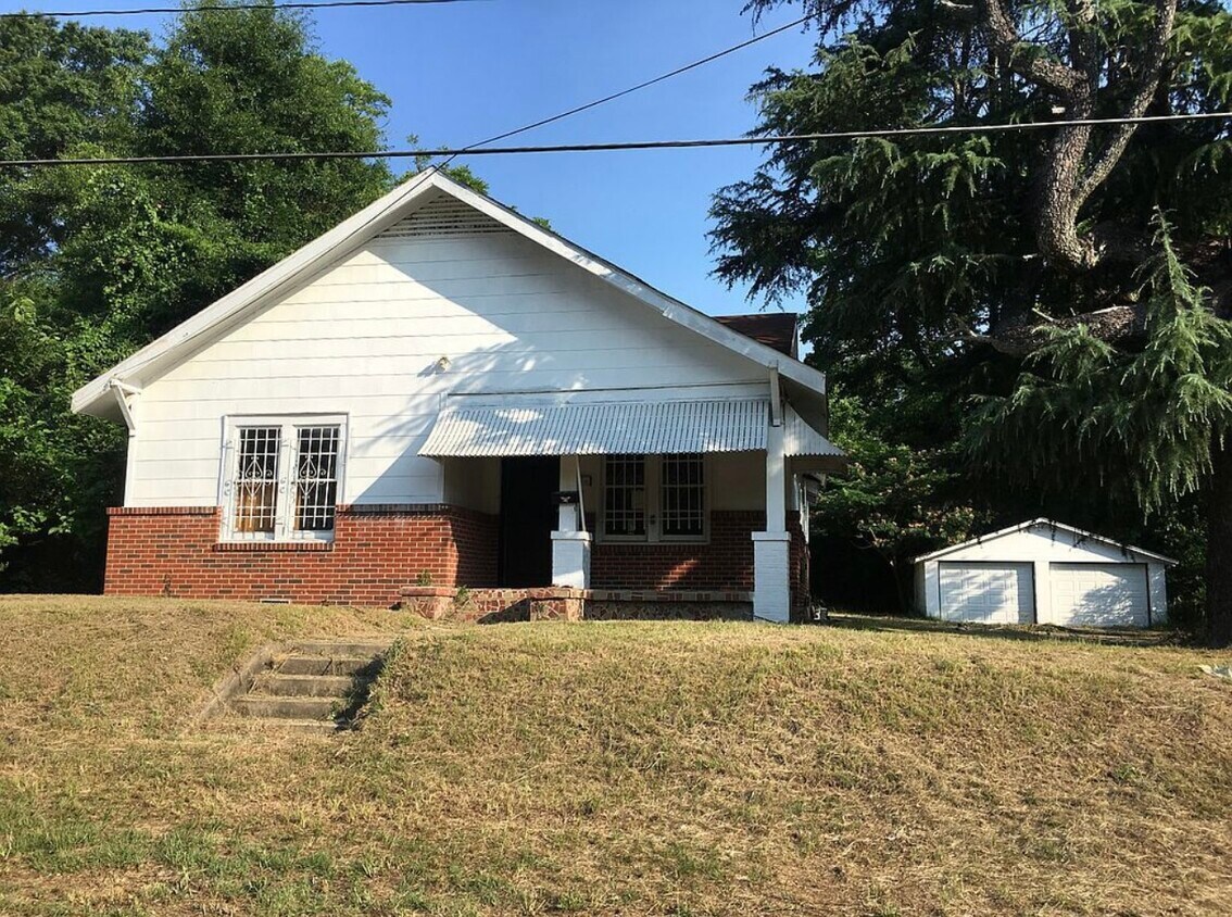 Foto principal - 803 Auburn St