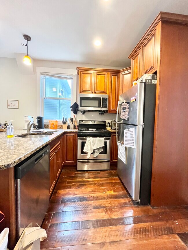 Foto del edificio - 717 Parker St