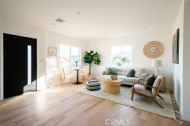 Foto del edificio - 2681 Roseview Ave