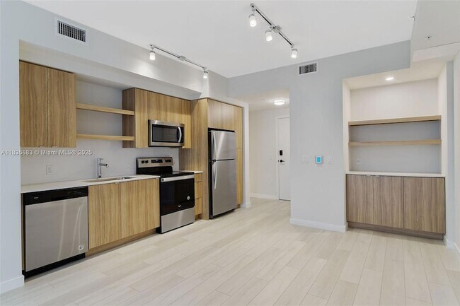 Foto del edificio - 555 NE 8th St