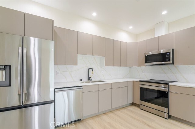 Foto del edificio - 11112 Emelita St