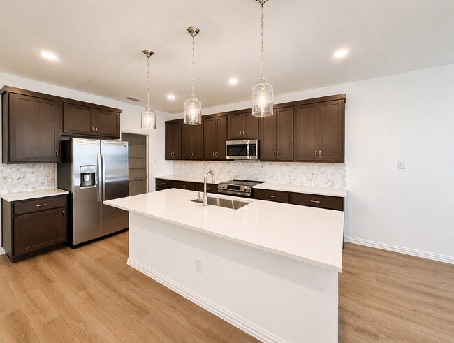 Building Photo - 715 Roanoke Dr