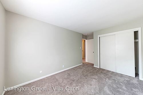 Building Photo - 2525 Parkwood Dr