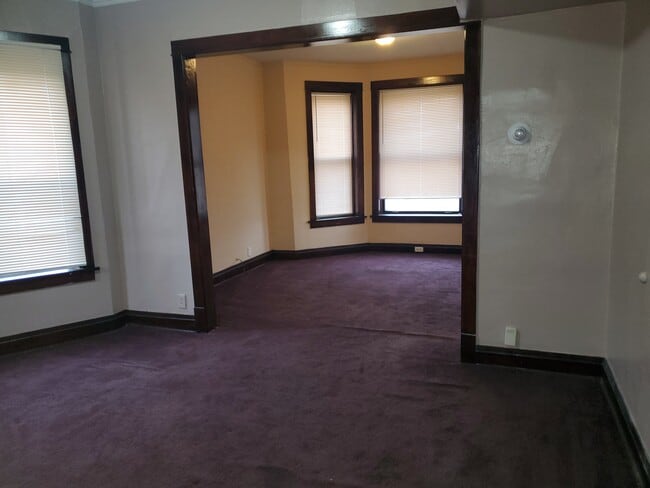 Building Photo - 11921 S Lowe Ave