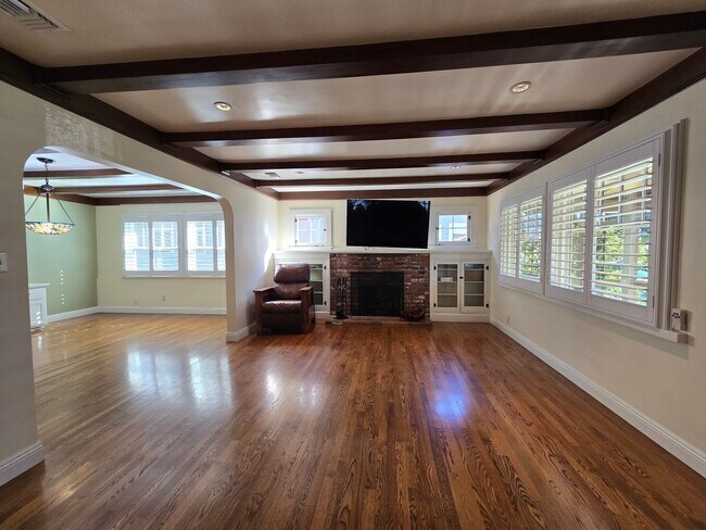 Foto del edificio - Updated Wood Streets home for Rent