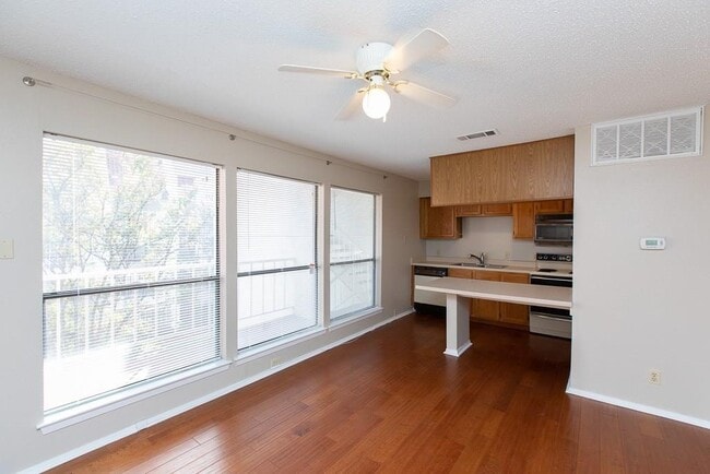 Building Photo - 3115 Helms St