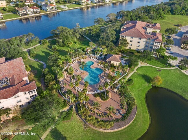 Foto del edificio - 80 Riverview Bend S