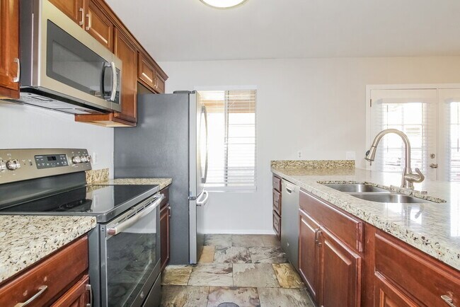 Foto del edificio - 3310 W Rose Garden Ln