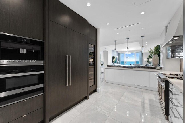 Foto del edificio - 17901 Collins Ave