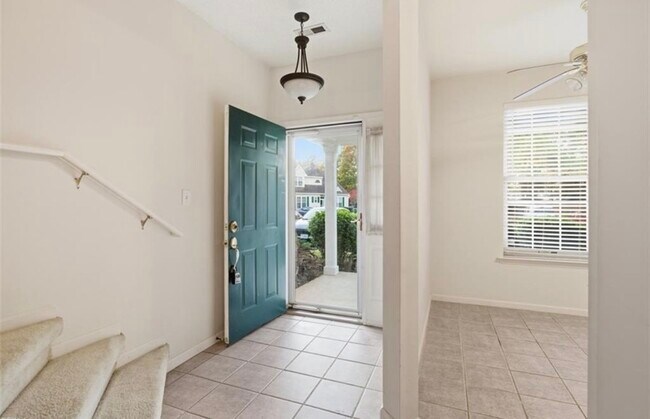 Foto del edificio - 682 Windbrook Cir