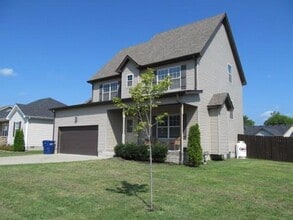 Building Photo - 667 Fox Trail Ct
