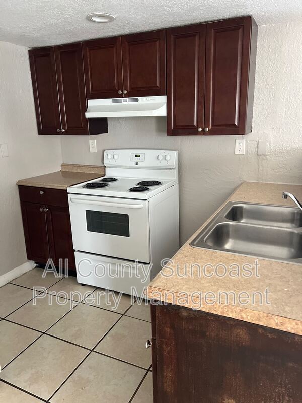 Foto del edificio - 1200 70th St N