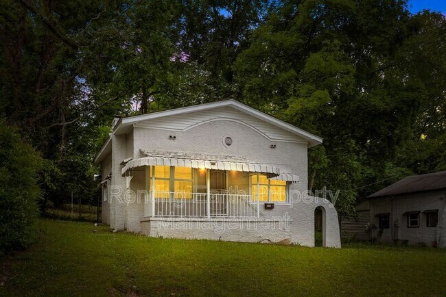 Building Photo - 624 83rd Pl S