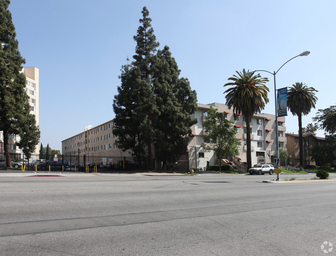 Primary Photo - Fountain Terrace Apartments