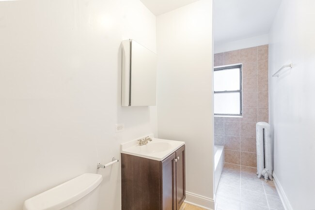 Foto del edificio - 1650 W 80th St