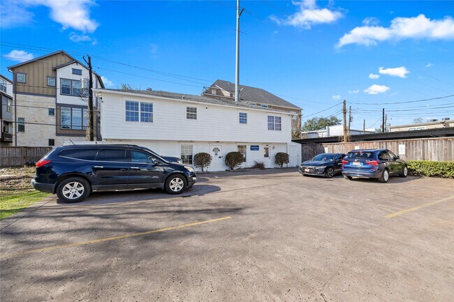 Foto del edificio - 811 Heights Blvd