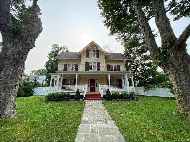 Building Photo - 15 Memorial Ave