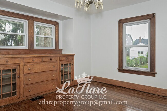 Building Photo - 2712 106th St
