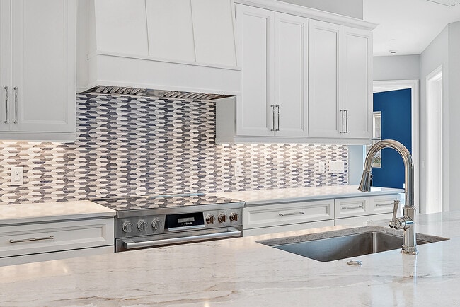 Building Photo - 248 Honeysuckle Dr