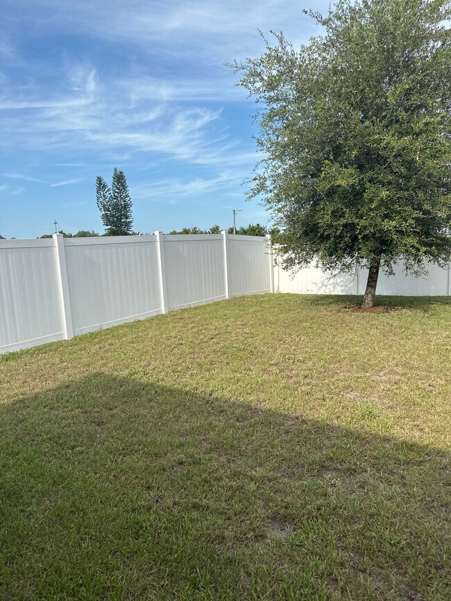 Foto del edificio - 138 Tracy Cir