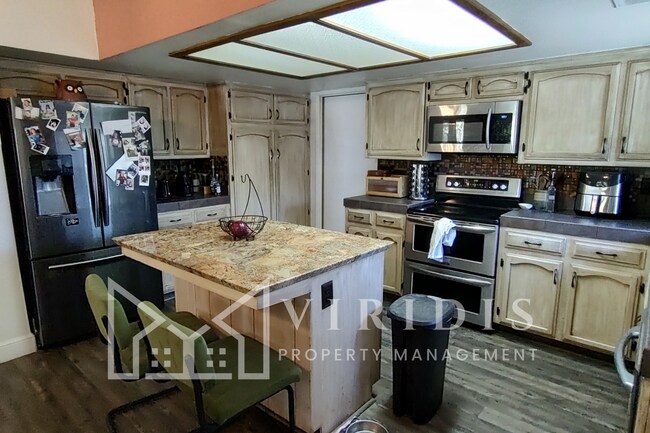Foto del edificio - 13408 Warrenton Ave