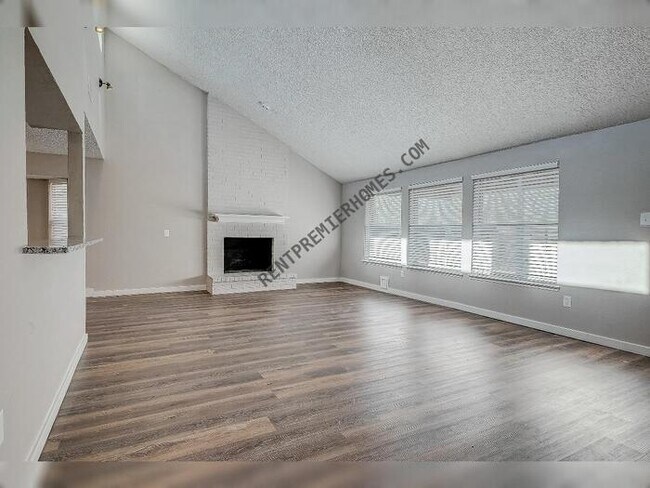 Building Photo - 16023 Spinnaker Dr