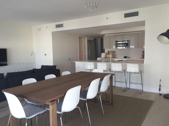 Foto del edificio - 2600 E Hallandale Beach Blvd