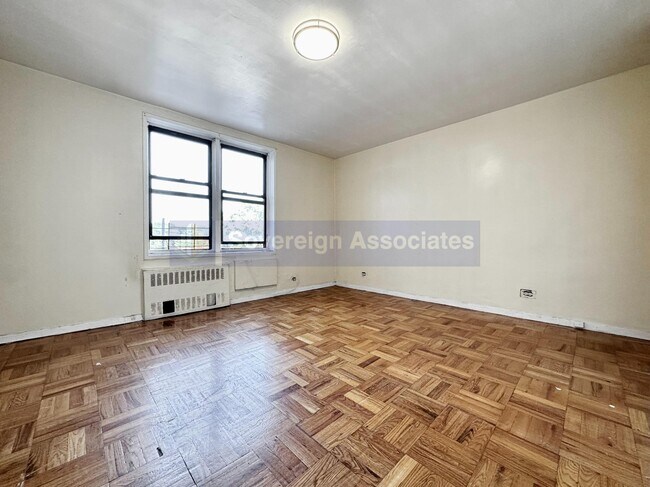 Foto del edificio - 210 West 251st Street