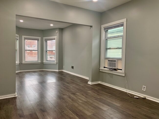 Foto del edificio - 3547 W Diversey Ave