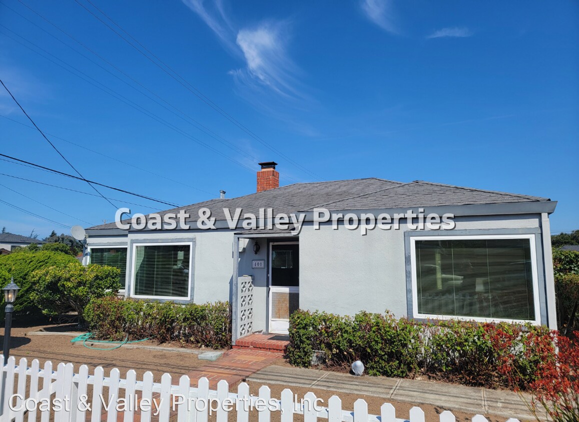 Foto principal - 3 br, 2 bath House - 401 Ramona Ave.