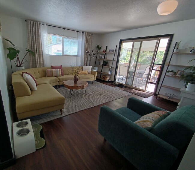 Foto del edificio - 1656 S Fairway Dr