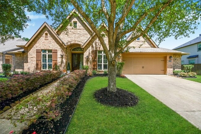 Photo - 30 Adrianna Path Dr House