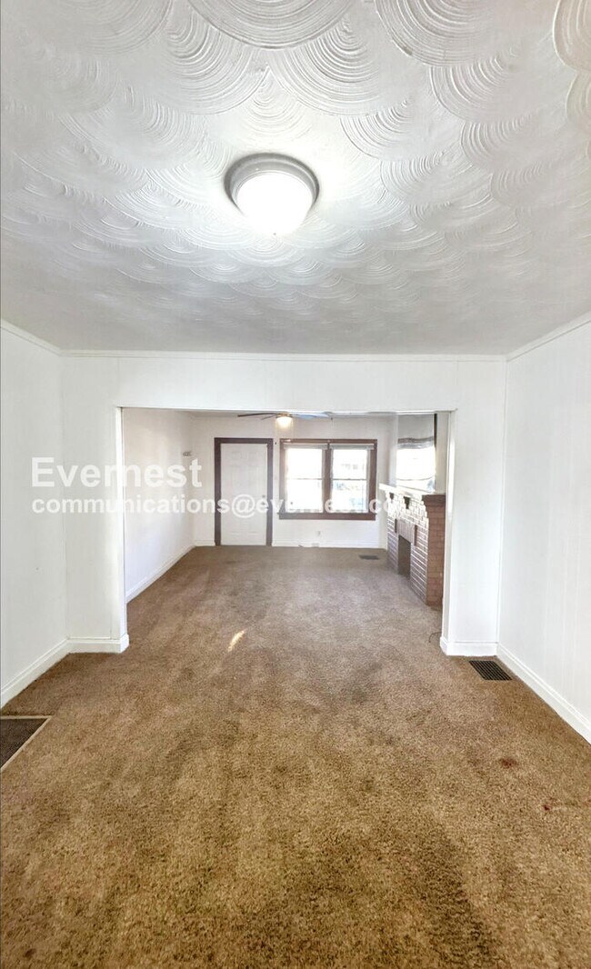 Foto del edificio - 661 S Burgess Ave