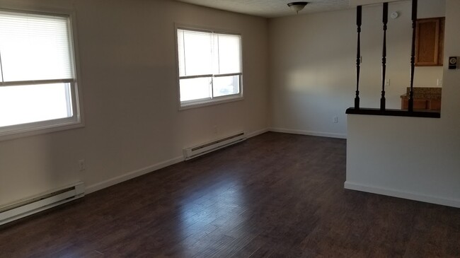 Foto del edificio - 141 N Pleasant St