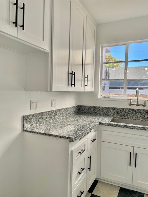Building Photo - 10712 Camarillo St