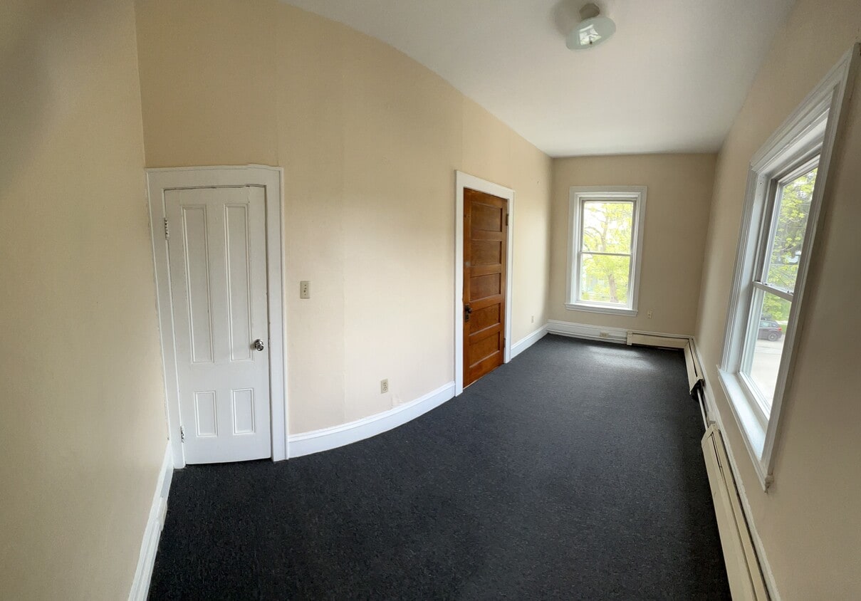 Primary Photo - 24 Loomis St